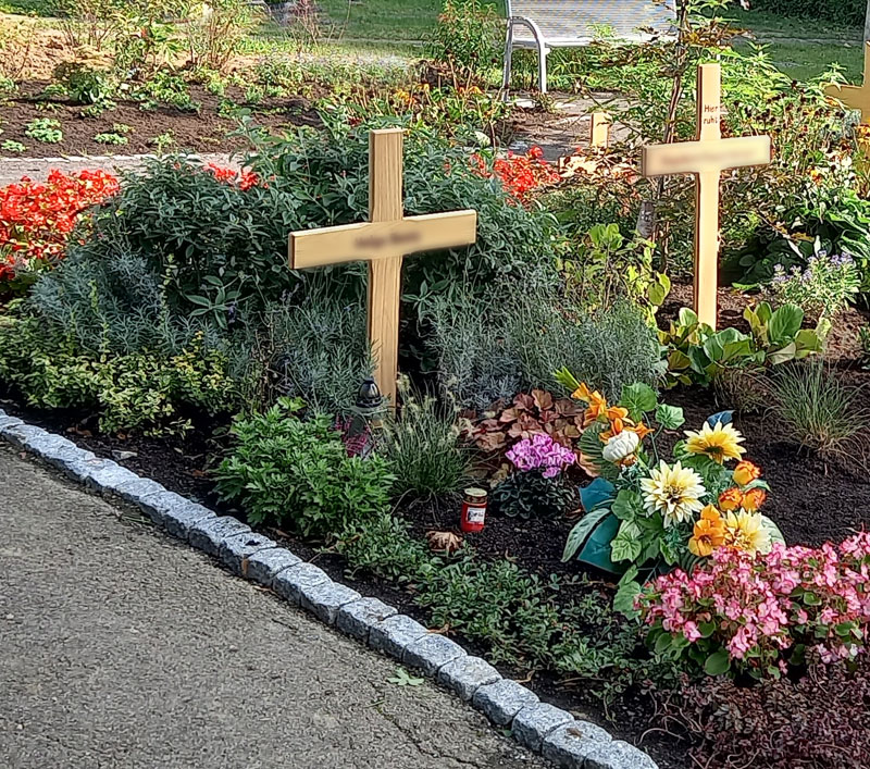 G&auml;rtnergepflegte Grabfelder