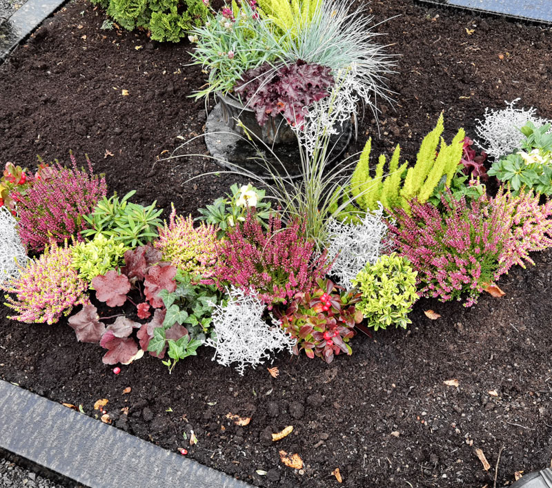 Sorgf&auml;ltige und fachgerechte Grabpflege